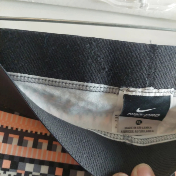 Nike Pro Dri-Fit 2 piece Set Performance Athleisure Sweater & Leggings L - Picture 15 of 16